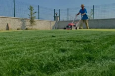 Çim Biçme İşlemi